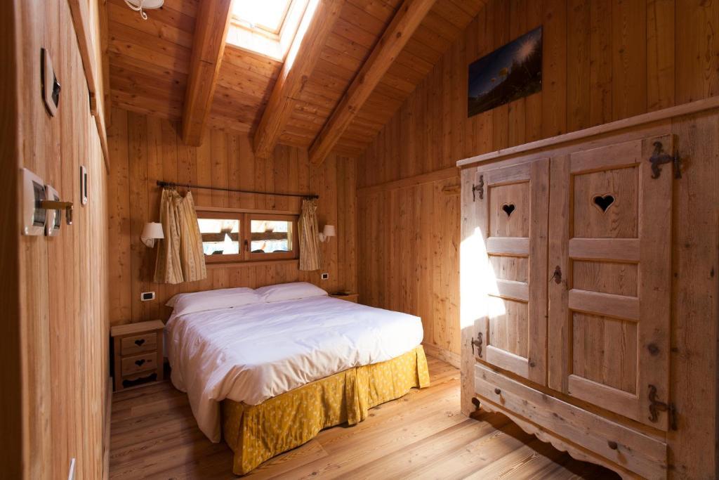 L' Aroula Rooms & Restaurant Champoluc Oda fotoğraf